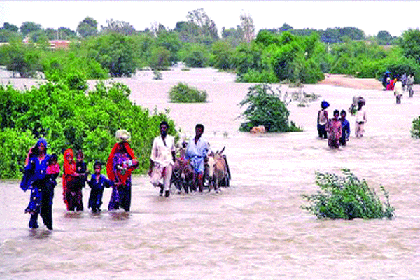 ভারত-পাকিস্তানে আকস্মিক বন্যায় ৫৫ জনের প্রাণহানি