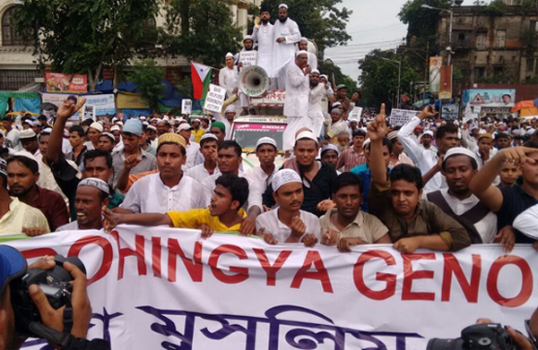 রোহিঙ্গাদের পাশে কলকাতা, বিশাল মিছিলে অবরূদ্ধ শহর