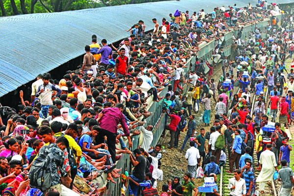 বাড়ি ফেরায় তবু উচ্ছ্বাস