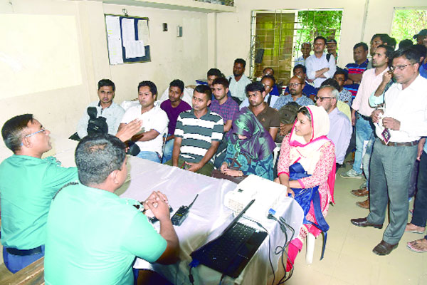 এলোমেলো হাঁটলে এক ঘণ্টা কাউন্সেলিং