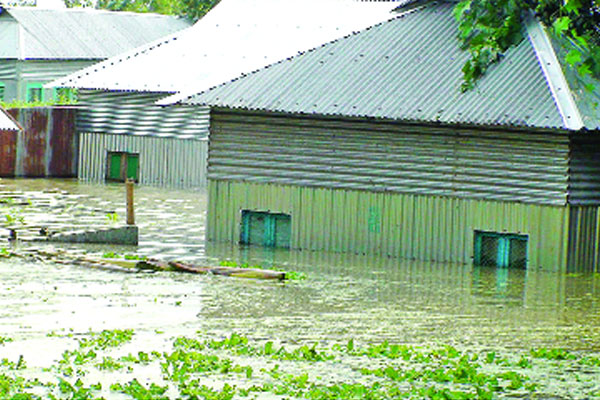 বন্যা পরিস্থিতির অবনতি