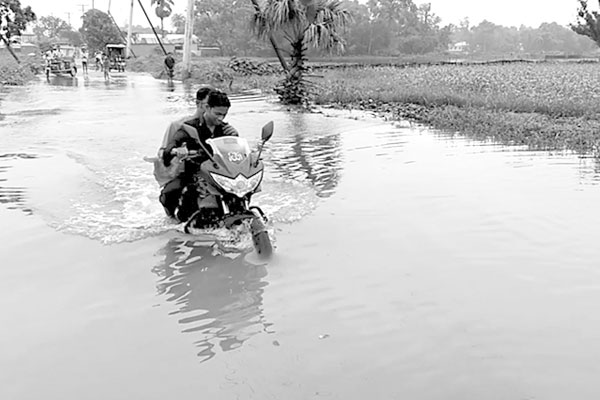 পানিবন্দী ১৩০০ পরিবার