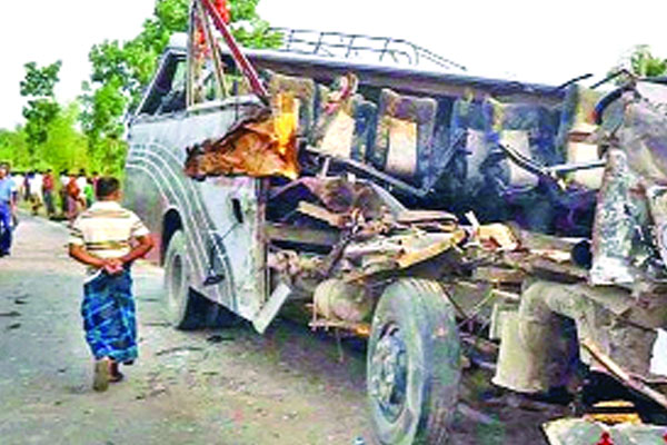 সড়কে মৃত্যু থামছেই না