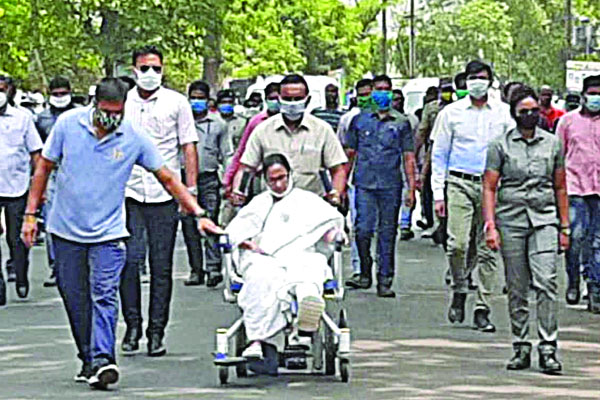 বিনা যুদ্ধে এক ইঞ্চি জমিও ছাড়া হবে না বিজেপিকে : মমতা