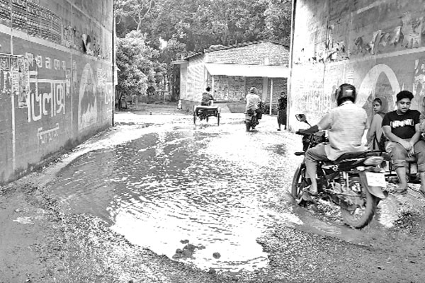 সুলতান সেতুর আন্ডারপাস সড়কে অল্প বৃষ্টিতেই জলাবদ্ধতা!