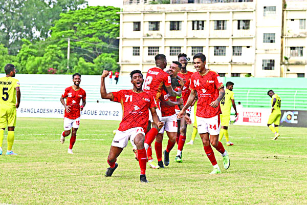 ইতিহাস গড়ার হাতছানি কিংসের