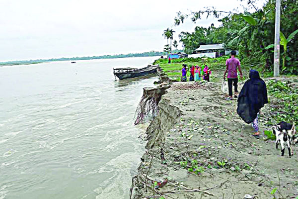 নদীপাড়ে আবারও আতঙ্ক