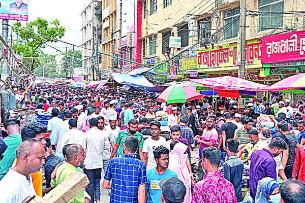 দূষণের রাজধানীতে মাস্কবিহীন মুখ