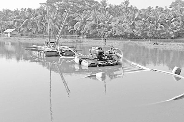 অবৈধভাবে বালু তোলায় ঝুঁকির মুখে খানজাহান আলী বিমানবন্দর