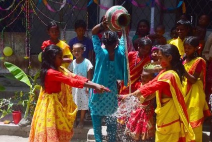 বৃষ্টির আশায় রাজশাহীতে ব্যাঙের বিয়ে