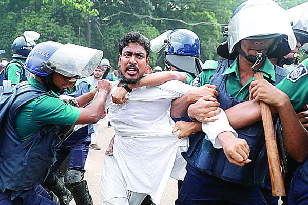 ছুটির দিনে উত্তাল ছিল সারা দেশ