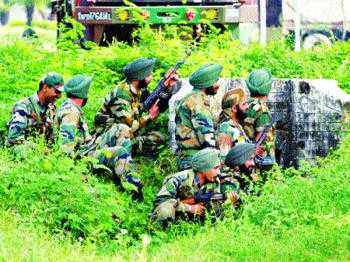 ভারতীয় সেনাঘাঁটিতে জঙ্গি হামলা, সৈন্যসহ নিহত ৭ 