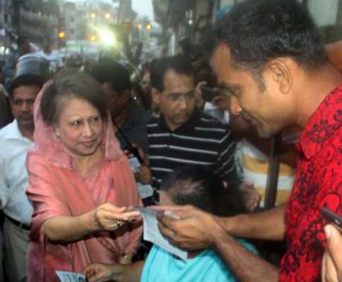 খালেদা জিয়া দলীয় প্রার্থীদের পক্ষে প্রচারণা চালান