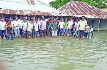 জেলায় জেলায় বন্যা ভোগান্তি

