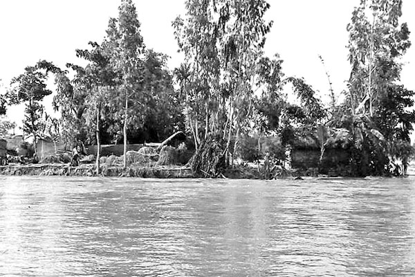 তিস্তা ধরলার পানি বিপদসীমার উপরে, নিম্নাঞ্চল প্লাবিত