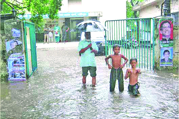 গাজীপুর নগরজুড়ে জলাবদ্ধতা
