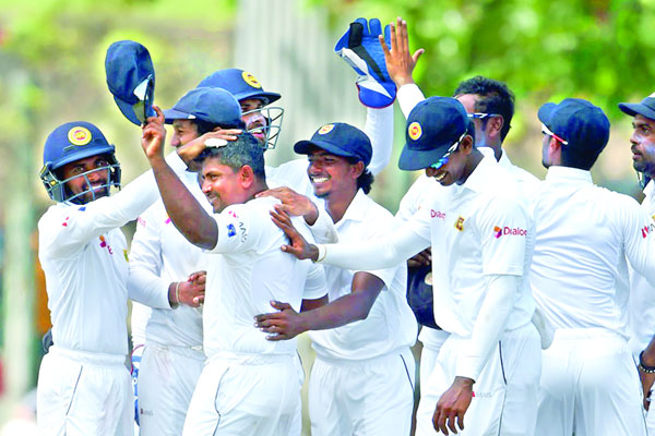 হেরাথের হ্যাটট্রিকে দিশাহারা অস্ট্রেলিয়া