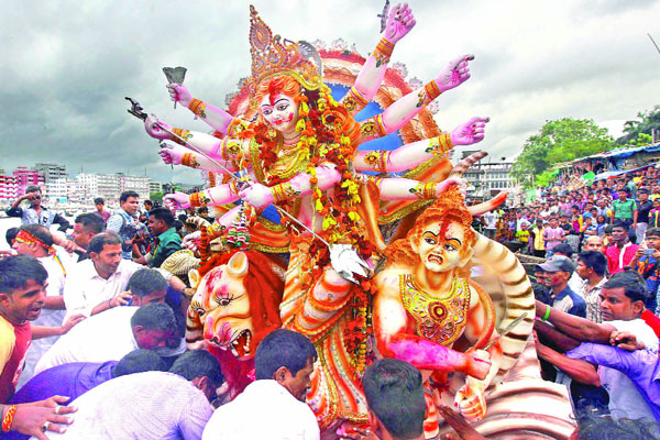 দেবী বিসর্জনে শেষ হলো দুর্গোৎসব