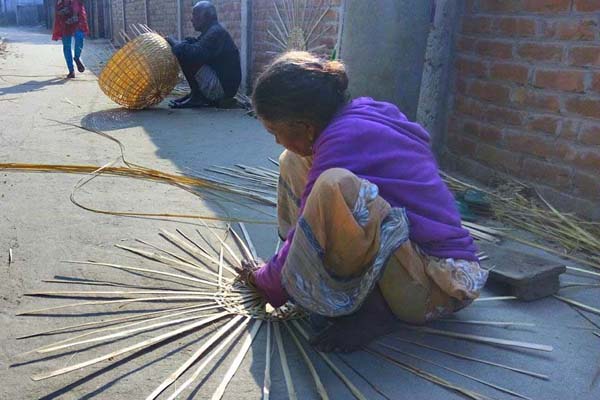 বাঁশেই ওদের সকাল, বাঁশেই স্বপ্ন

