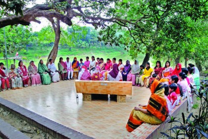 ধ্যানে মগ্ন ভোরের ঢাকা