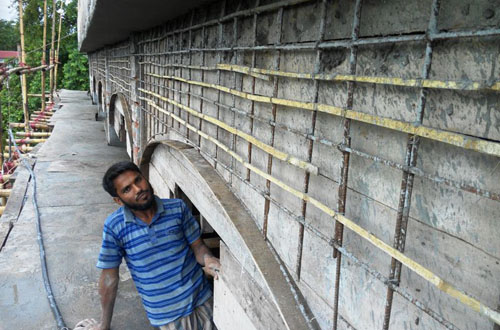 বান্দরবানে রডের পরিবর্তে বাঁশের ব্যবহার নিয়ে তোলপাড়