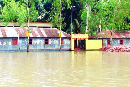 আগাম প্রস্তুতি নেই, বন্যায় বাড়ছে দুর্ভোগ