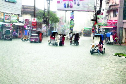 জলাবদ্ধতায় ভোগান্তি খুলনা চট্টগ্রামে