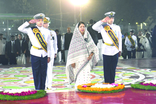 ভাষা শহীদদের শ্রদ্ধা