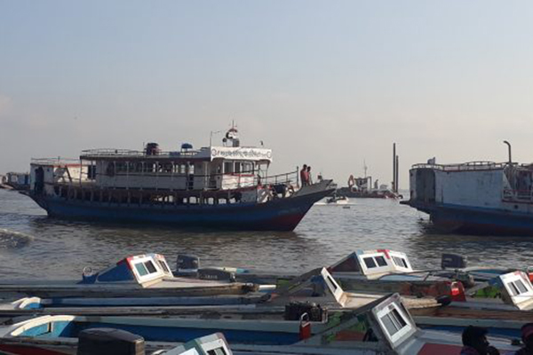 কাঁঠালবাড়ী-শিমুলিয়া রুটে লঞ্চ চলাচল স্বাভাবিক