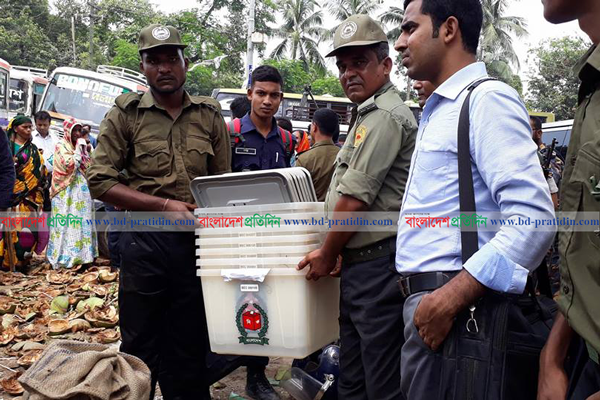 গাজীপুর সিটি নির্বাচন; কেন্দ্রে কেন্দ্রে পাঠানো হচ্ছে ব্যালট বাক্স