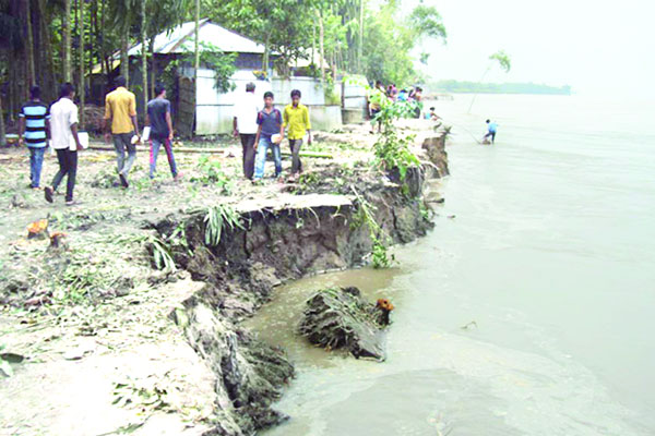 ভাঙছে তিস্তা, পুড়ছে কপাল