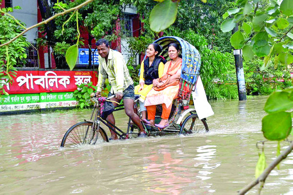 তিতলির জোয়ারে প্লাবিত চট্টগ্রাম