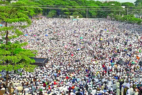 খেলাফত মজলিশের আমির আল্লামা হাবীবুর রহমানের দাফন