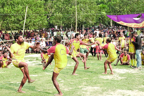 মেহেরপুরে ঐতিহ্যবাহী লাঠি খেলা