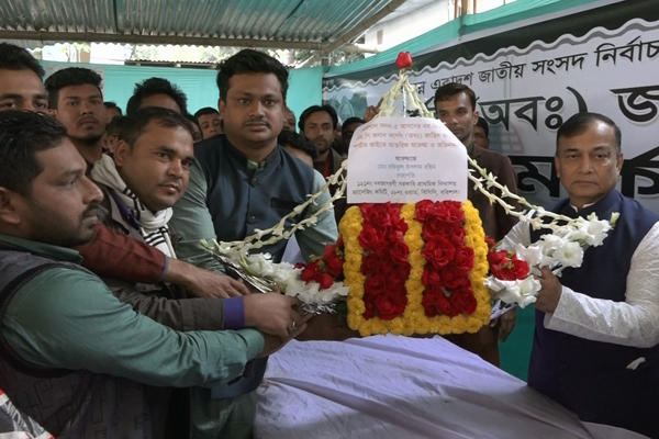 বরিশালে বিজয়ী প্রার্থীদের সাথে নেতাকর্মীদের শুভেচ্ছা 

