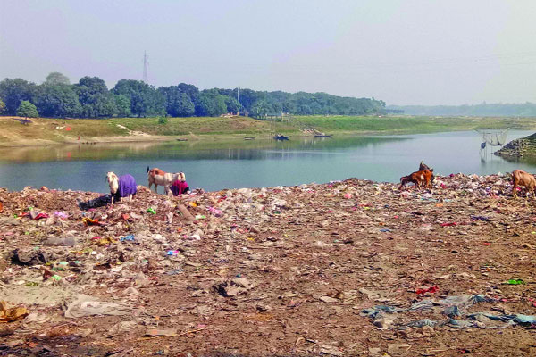 বর্জ্যে দূষিত মহানন্দা