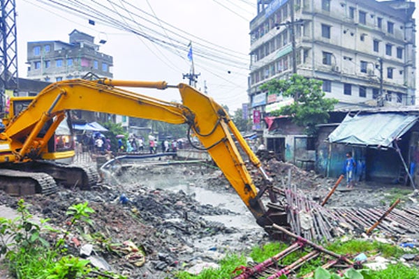 অবশেষে খাল খননে গতি