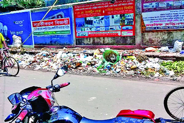 শৃঙ্খলা ফেরেনি চসিকের বর্জ্য ব্যবস্থাপনায়   