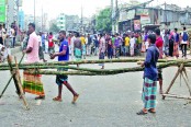 রাজধানীর রিকশা চলাচল বন্ধের প্রতিবাদ ও বিক্ষোভ