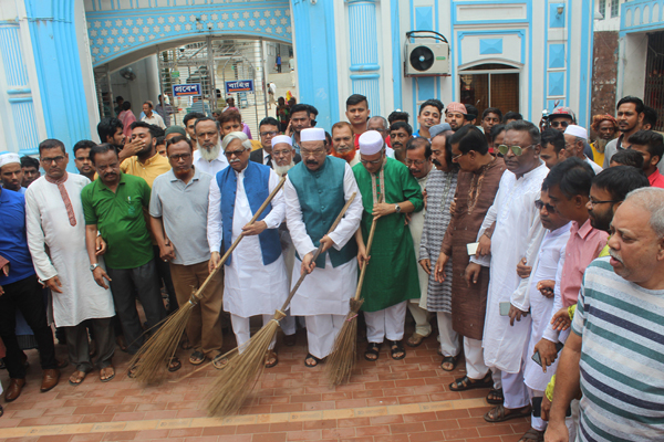 ডেঙ্গু প্রতিরোধে আওয়ামী লীগের পরিচ্ছন্নতা কর্মসূচি

