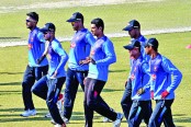 দৃষ্টি যখন মাঠের বাইরে!