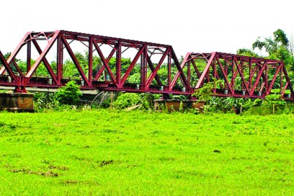 অস্তিত্ব হারানো সেই খরস্রোতা ঝিনাই