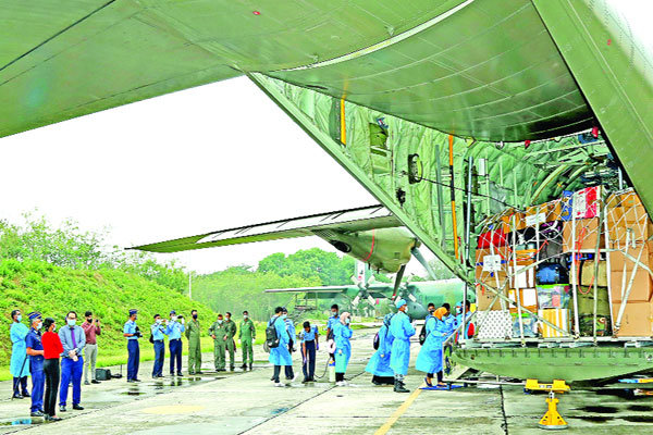 বিমান বাহিনীর সহায়তায় মালদ্বীপের ৭১ নাগরিক দেশে ফিরলেন