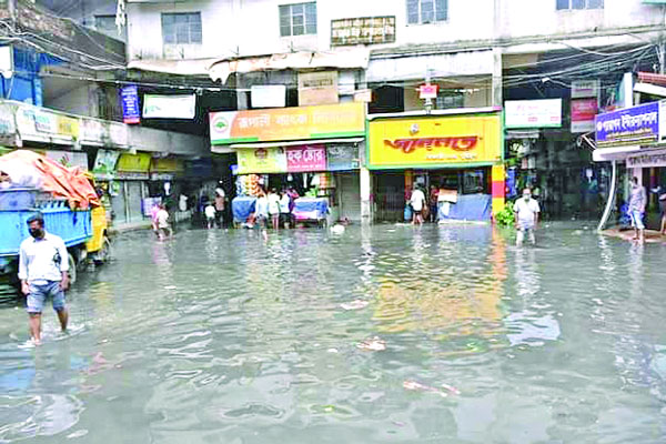 চট্টগ্রামে করোনার দুর্যোগে জলাবদ্ধতার দুর্ভোগ