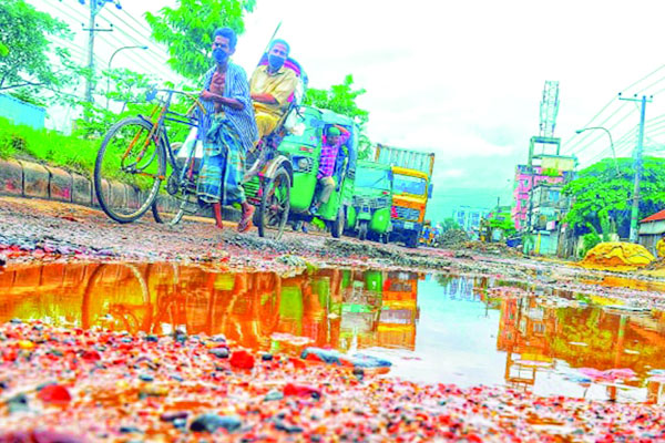 বর্ষা  না আসতেই রাস্তার অবস্থা বেহাল