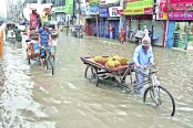 পিছু ছাড়ছে না জলাবদ্ধতা