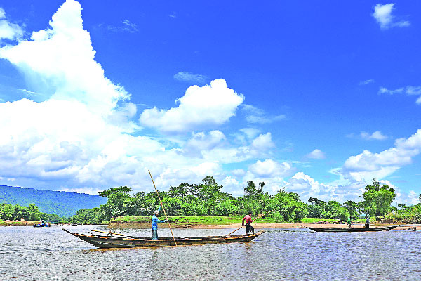 সৌন্দর্যের ঋতু শরতের প্রথম দিন আজ