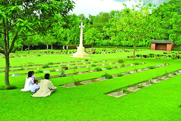 নীল পাহাড়ে চট্টগ্রামের ওয়ার সিমেট্রি