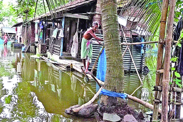 ভবদহের জলাবদ্ধতায় ৪০ গ্রামে পানি