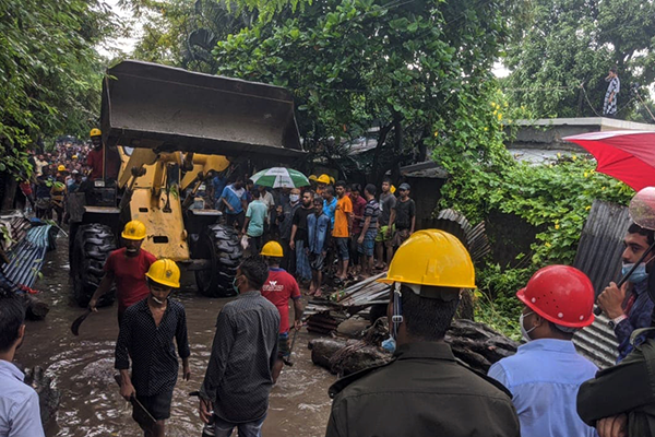 চট্টগ্রাম বন্দরে ৩০০ অবৈধ স্থাপনা উচ্ছেদ 